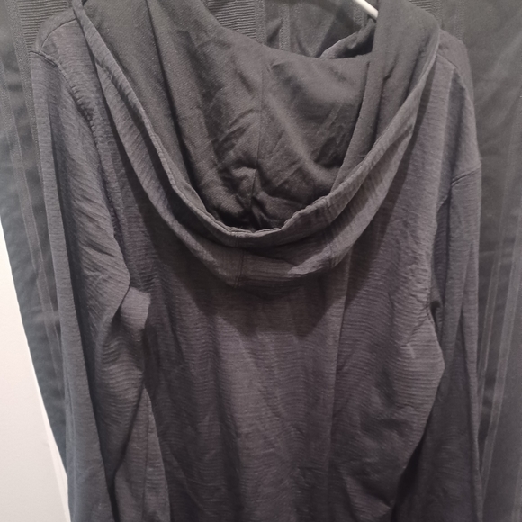 Reebok hoodie - Picture 2 of 2